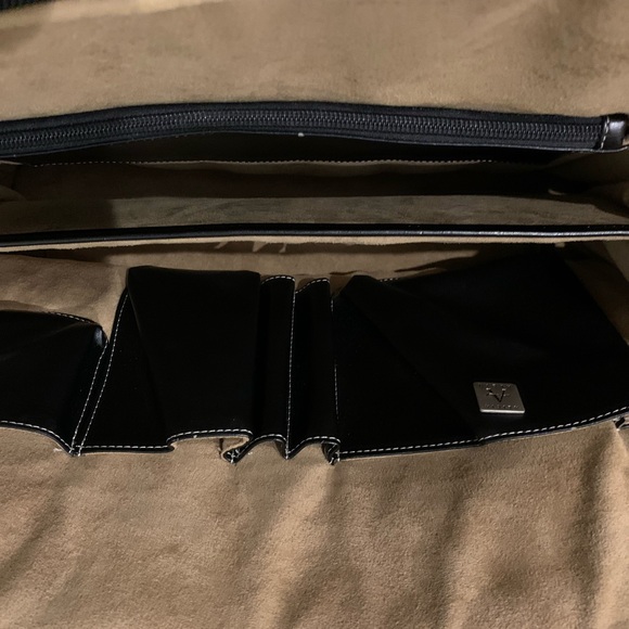 Anne Klein Tote with large capacity - laptop carrying case. Many compartments! - Picture 3 of 7